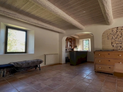 Plafond provençal éclairci à la chaux Plafond provençal éclairci à la chaux